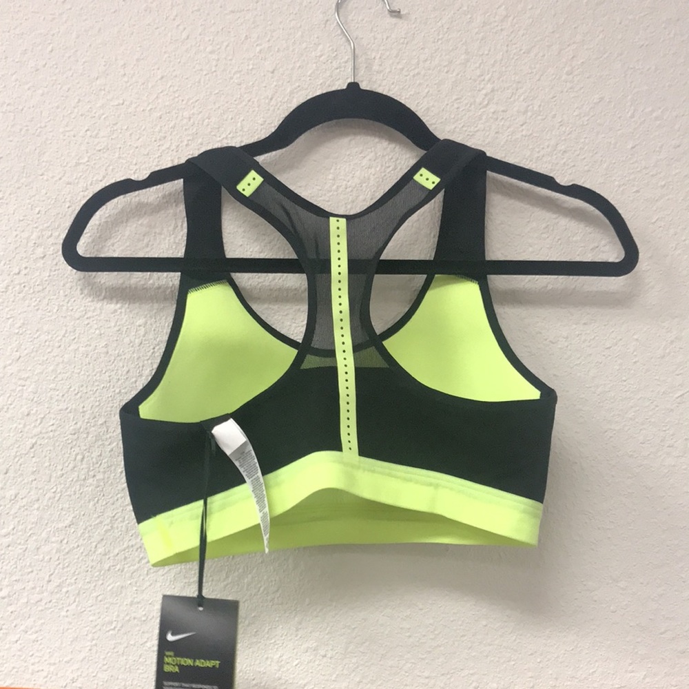 Nike Women’s Motion Adapt Sports Bra. - Picture 4 of 4